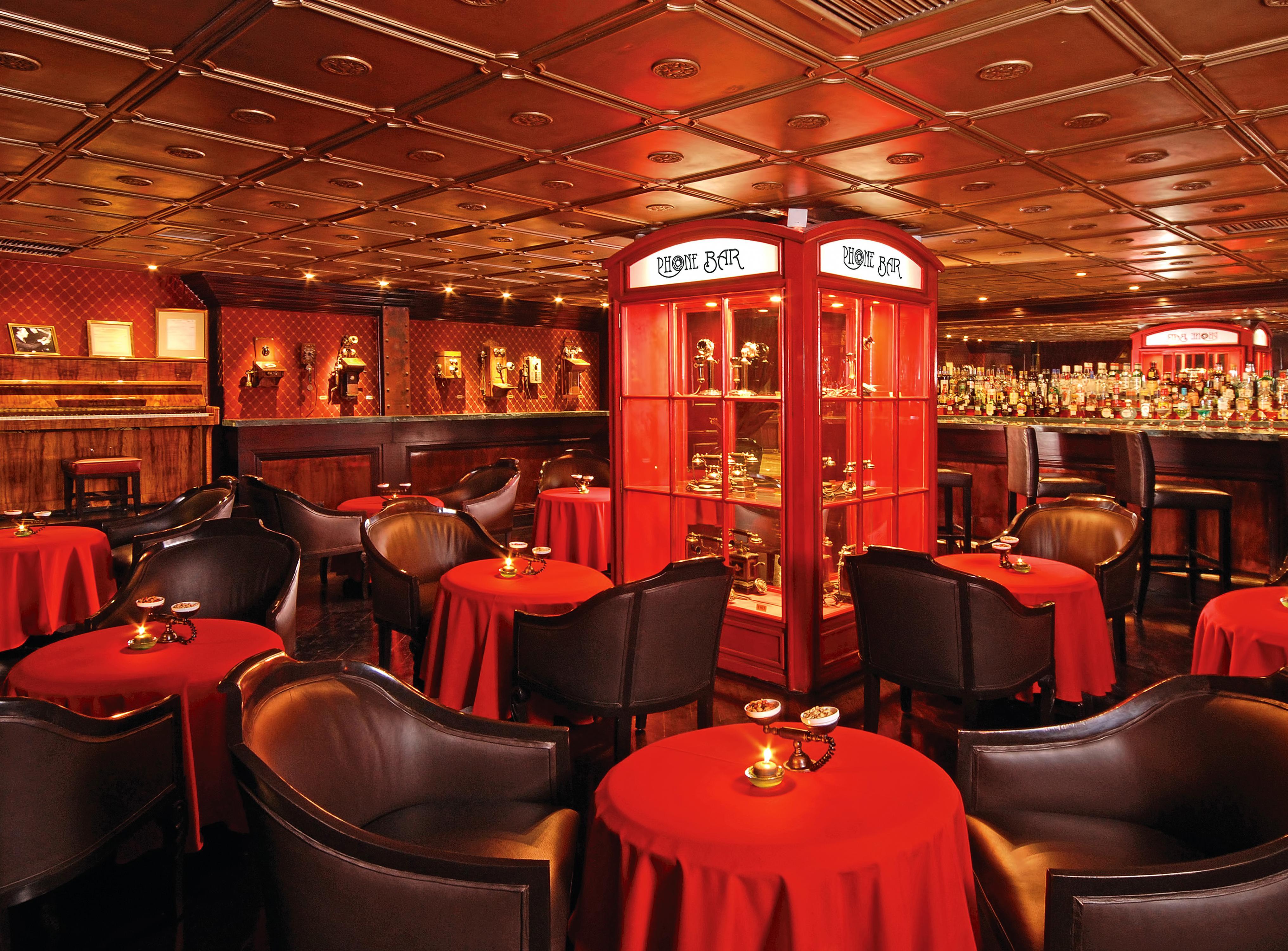 Hotel Geneve Cd De Mexico Bagian luar foto The interior of the bar