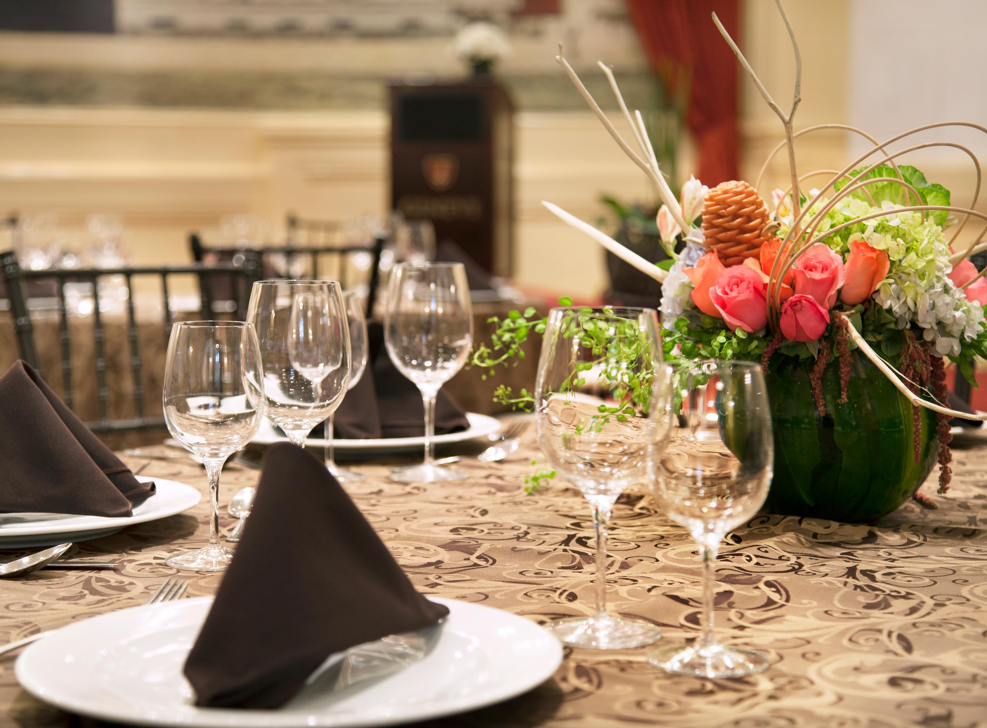 Hotel Geneve Cd De Mexico Bagian luar foto A table set for a formal dinner