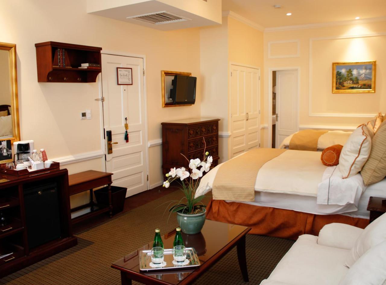 Hotel Geneve Cd De Mexico Bagian luar foto A room at the hotel